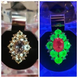 Spinel/uranium vintage ring